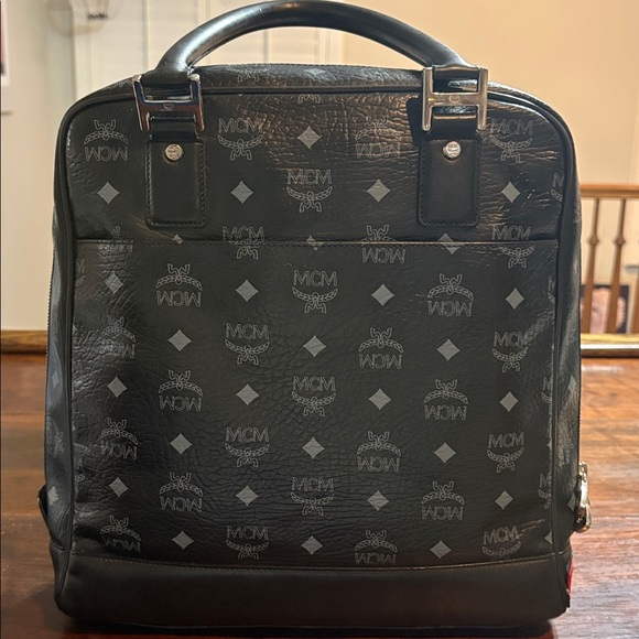 MCM Visetos Striped Princess Lion Laptop Bag - Picture 3 of 16
